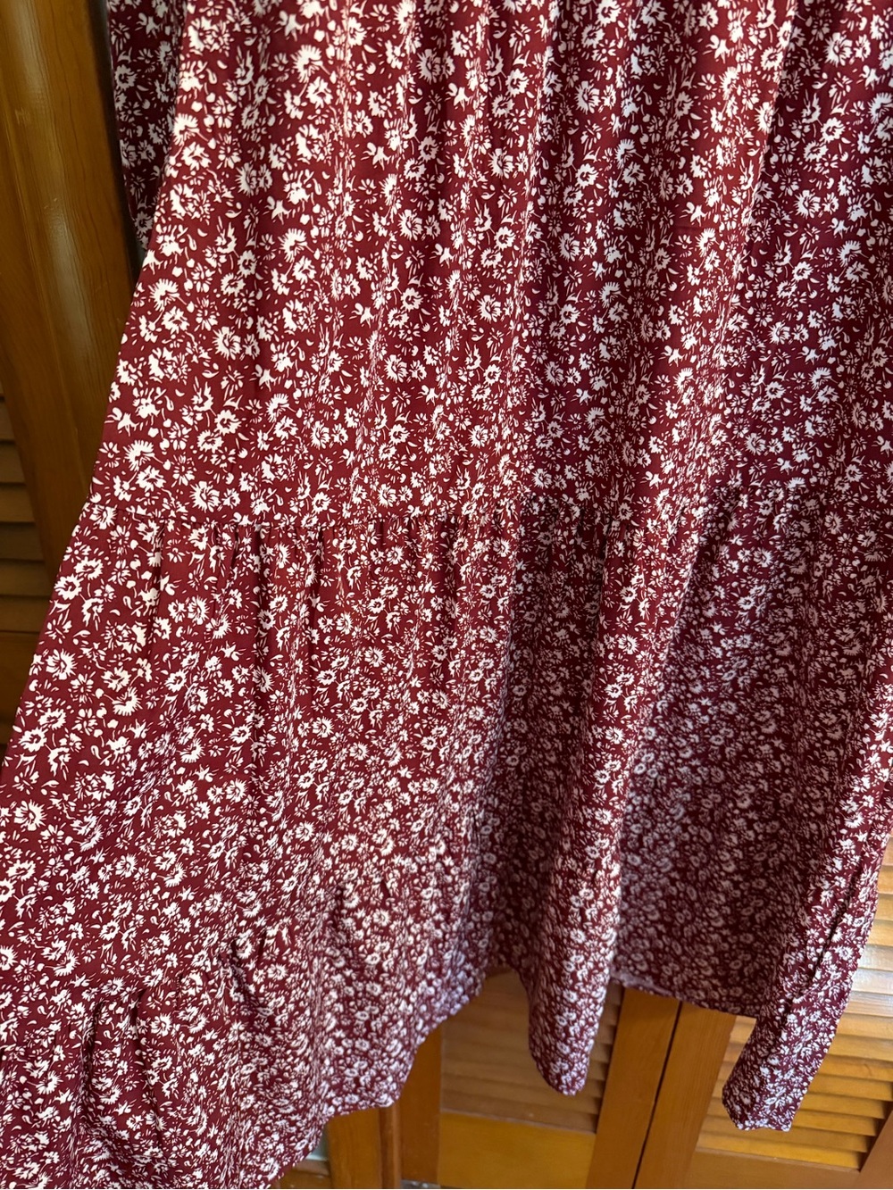 Women's Maroon Floral Tiered Midi Dress - Picture 5 of 6